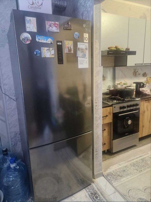 Холодильник LG сотилади