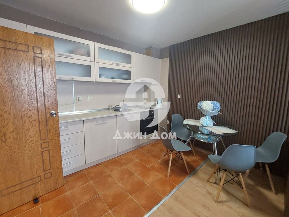 Продава се Двустаен апартамент в к.к. Слънчев бряг - 65 кв.м за 1124 €/кв.м - Снимка #2