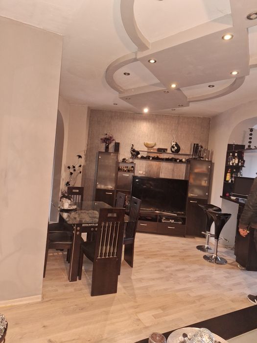 Продава се Тристаен апартамент в Велико Търново, Център - 90 кв.м за 1356 €/кв.м - Снимка #3