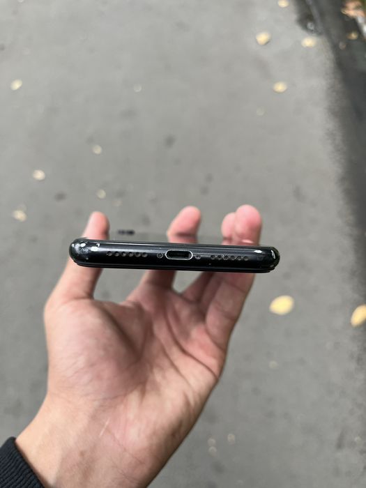 Продам iPhone XR 64 gb