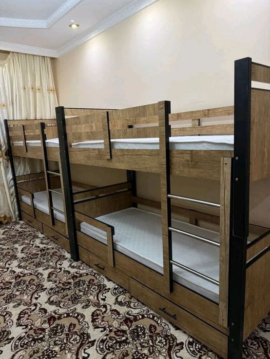 Kravat tayoridan bor 1chi qoldan