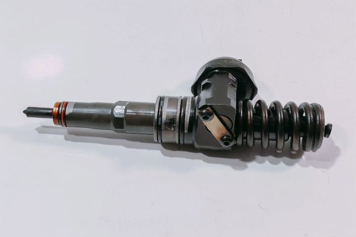 Injector   Injector CC / 2.5 tdi 07Z130073N Volkswagen VW Transporter