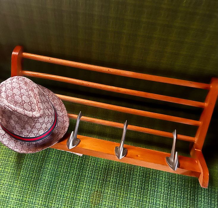 Полка-вешалка для прихожей тли сауны