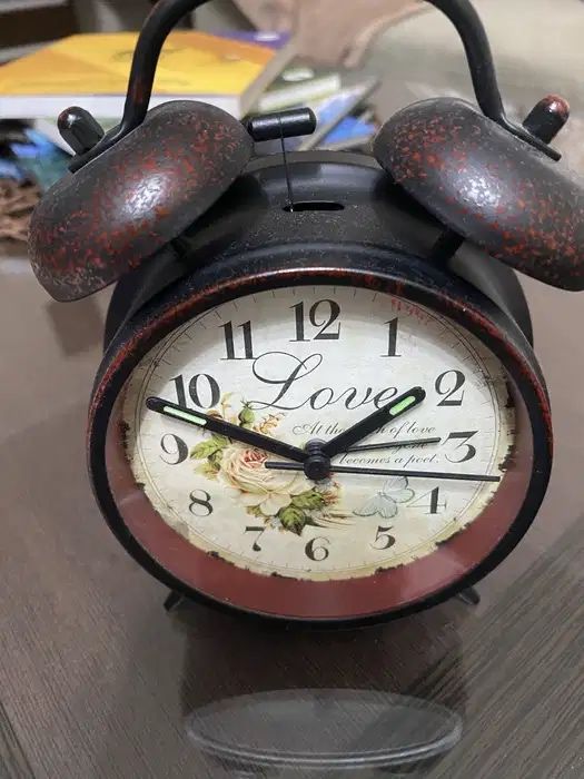 Метален винтидж часовник