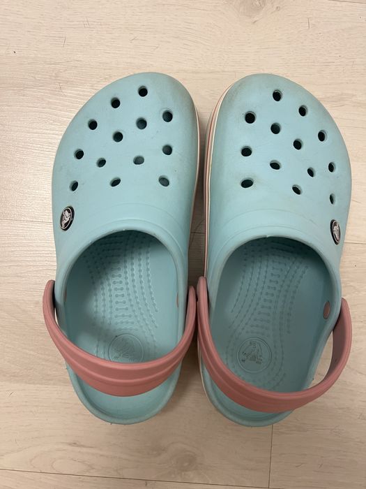 Papuci crocs in stare buna