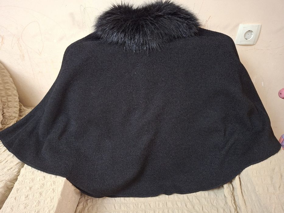 Продаётся женский кардиган пончо