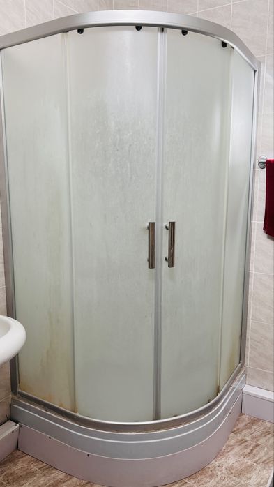 Продам двери и душевую кабинку