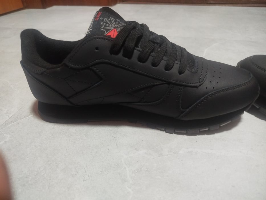 Продаю кросовки Reebok Classic