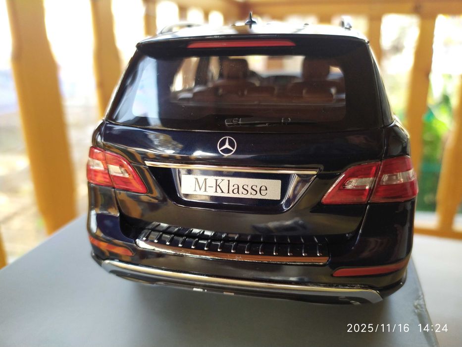 1:18 Метален модел на Mercedes M Klasse ML 2011 Minichamps
