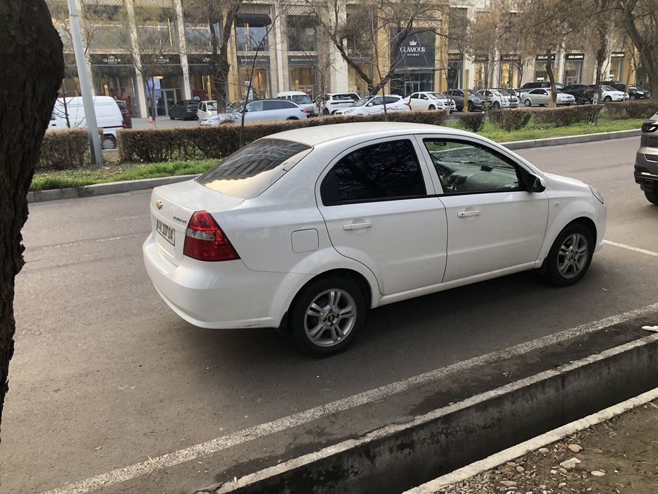 Sotladi Nexia 3 3 pozitsya