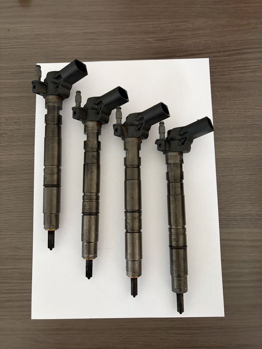 Set 4 injectoare Passat + rampa injectoare cod 03L089C, 170 cai, CBBB.