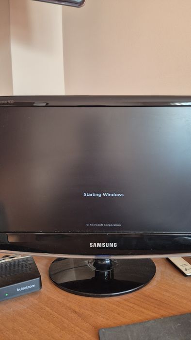 Продавам компютър с монитор