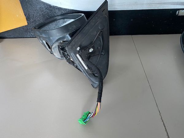 Oglinda stanga cu rabatare si bec 14 fire VOLVO XC90 2015+