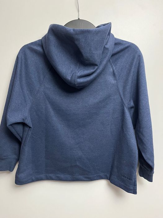 Син суитчър на Nike