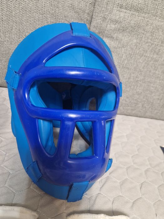 Продам шлем для каратэ