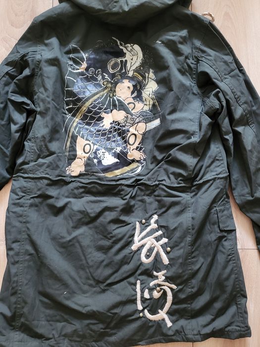 Мъжка парка с нашивки