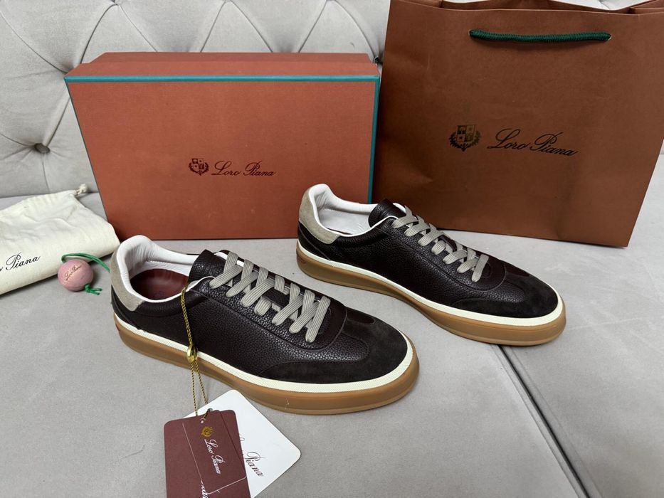 Adidasi originali Loro