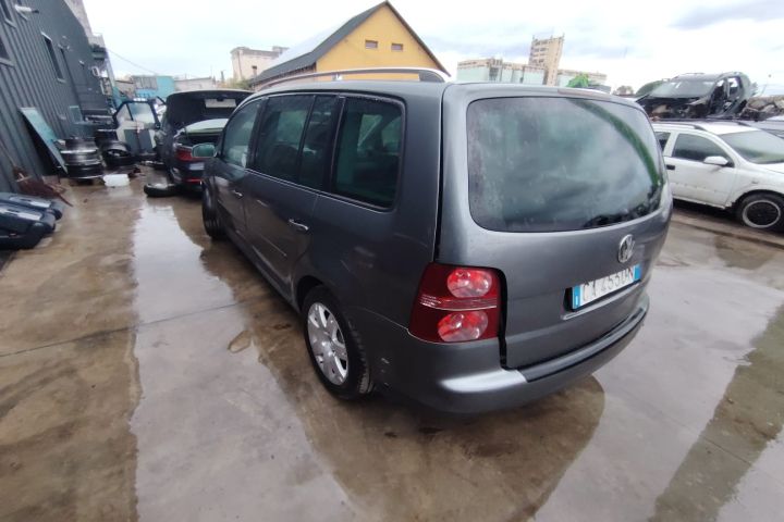 Oglinda stanga Volkswagen VW Touran 2005