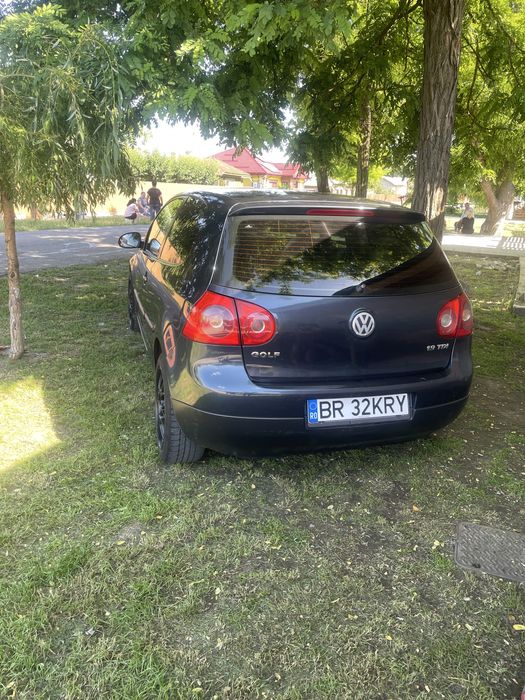 Vând golf 5 coupe