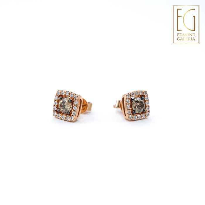 Pereche de cercei din aur roz, decorat cu diamante fancy brown și diamante briliante