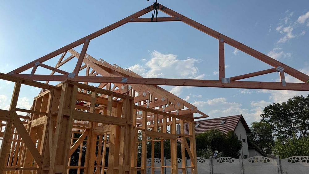 Structuri Acoperiș Prefabricate Lemn C24, Tehnologie MiTek, Case, Hale