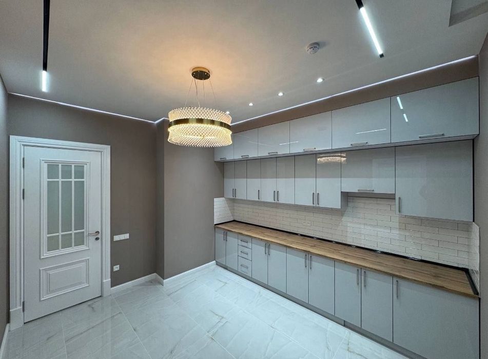 Продаётся 2ком NRG JOMIY 74м2 ор-р: рынок Жомий