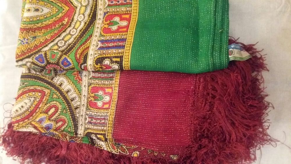 Платки, палантины разные. Каждый 2000 тг.