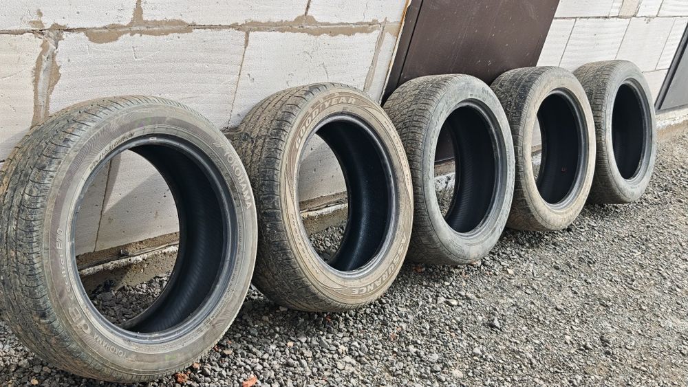 Шины летние 215/55/17