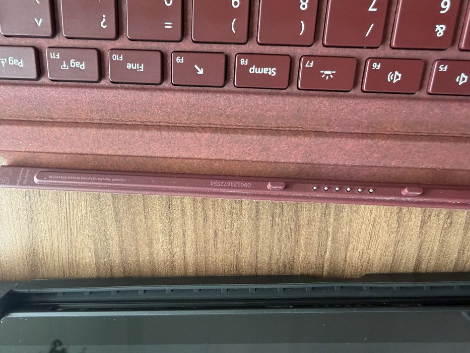 Microsoft Surface Pro 7, i7, 16 gb RAM, 256 SSD, tastatura, UAG