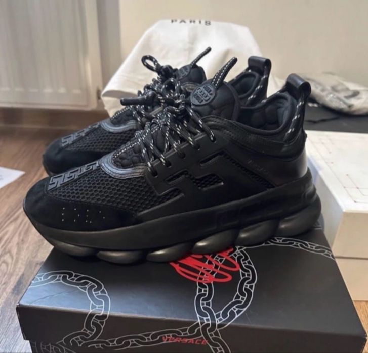 Versace chain reaction