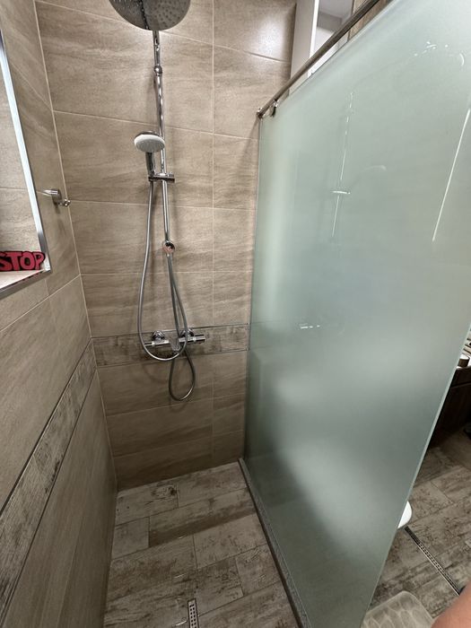 Матов стъклен параван