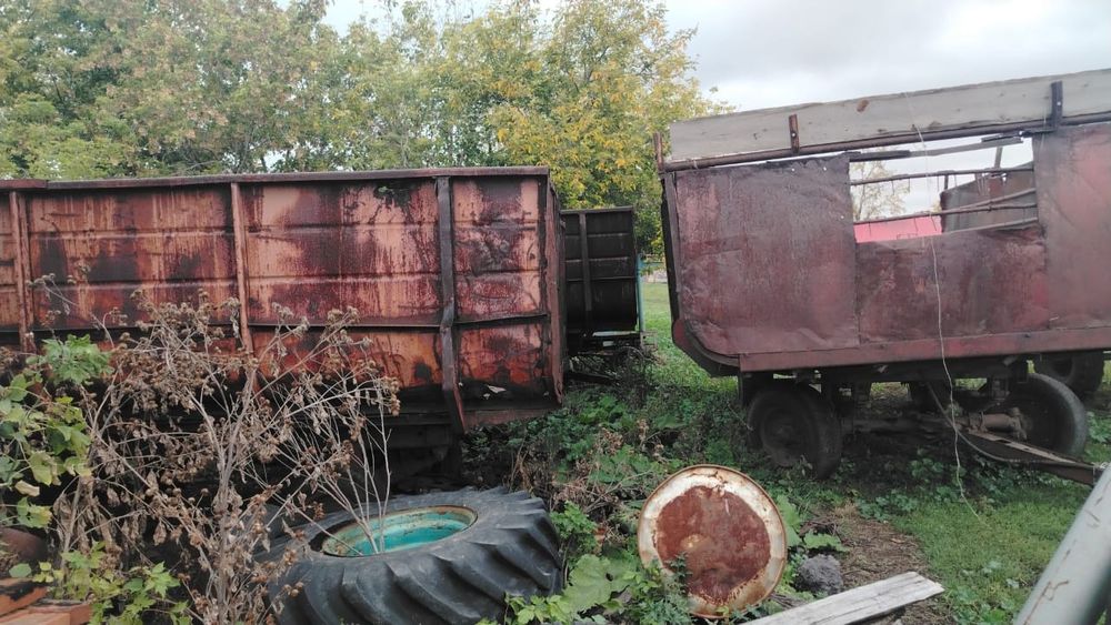 Продам трактор и прицепы