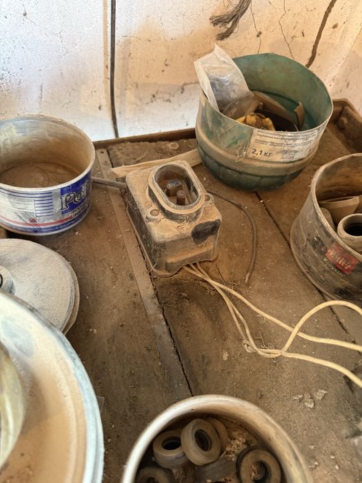 Тески для зажима и тачильный станок