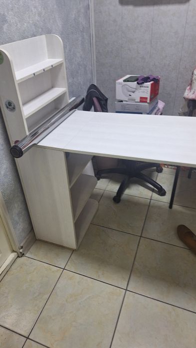 Продается манекурный стол