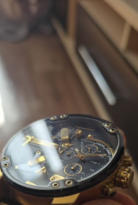 Продам часы Diesel