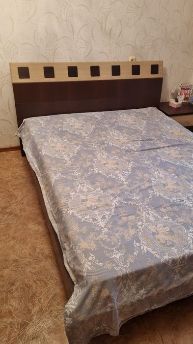 Продам двухспальную кровать