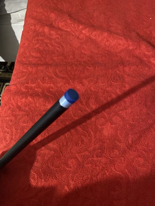 Продается Новый кии для бильярда