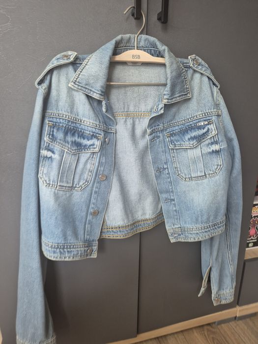 Geaca denim Guess L-xl noua,damă