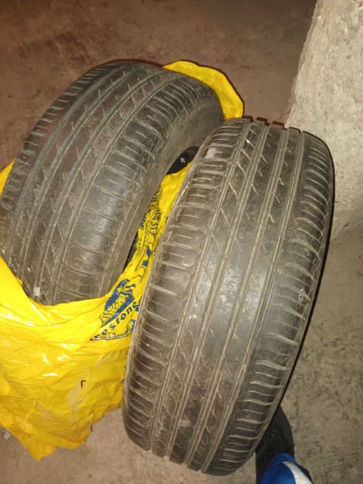 Nokian 235/65/17 летни гуми 2 броя