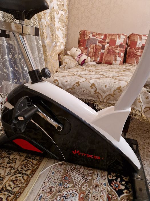 Велотренажёр спортивный