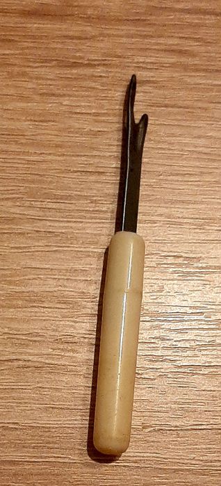 Инструмент за премахване на шевове ,Т-ограничител ,за руска шев машина