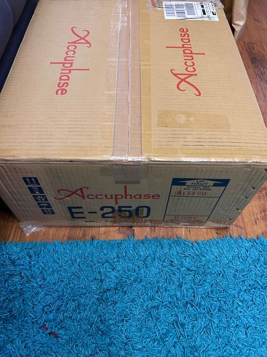 Accuphase E-250, Amplificator integrat stereo 2x90W / 8 ohm (230V)