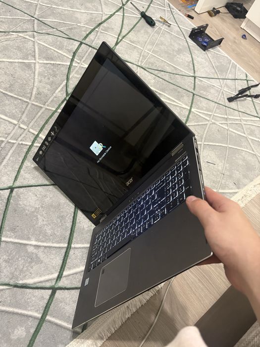 Laptop acer spin Touchscreen  5 i7 8850u  8 GB plus incarcator