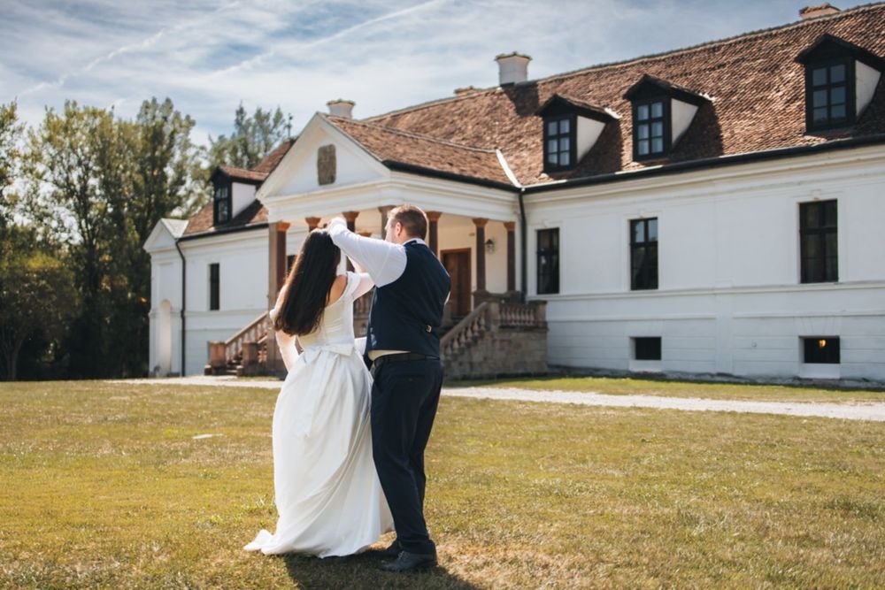 De vanzare rochie de mireasă în stare nouă.