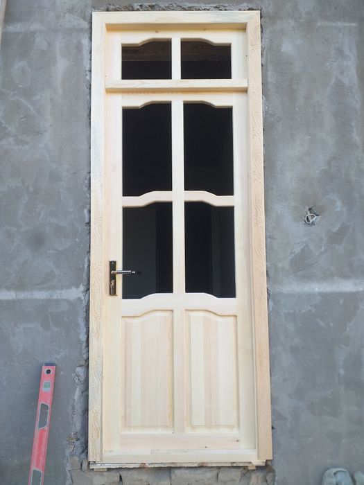 Yogochdan eshik deraza rom buyurtma qabul qilamiz