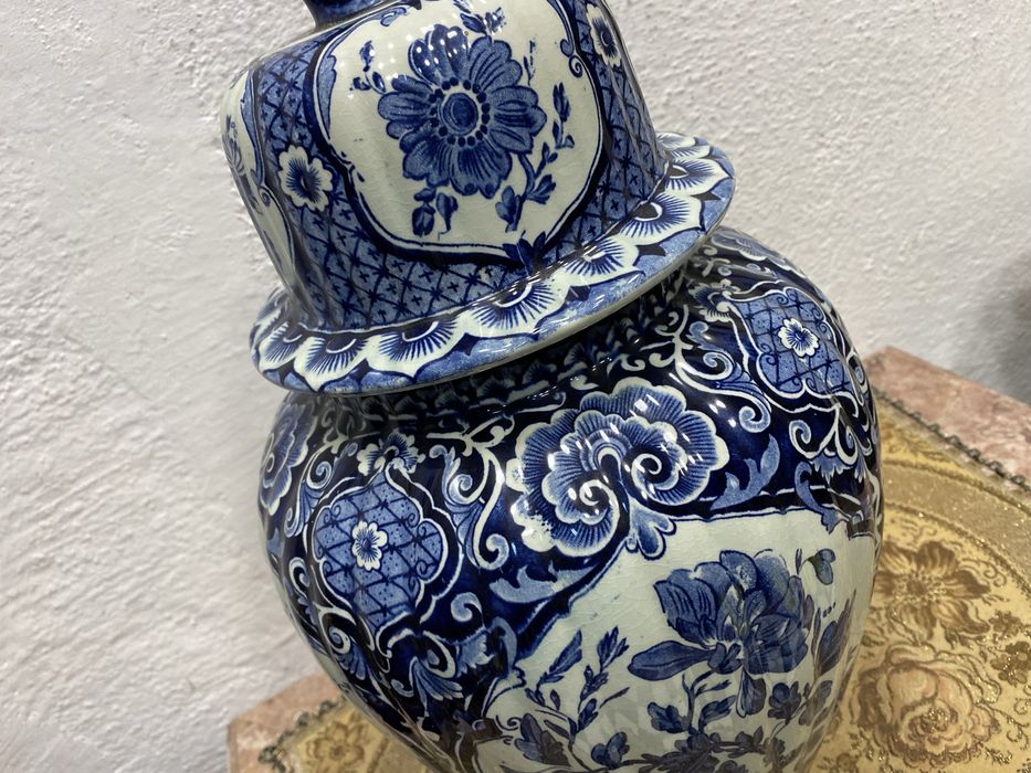 Голяма холандска порцеланова ваза на делфт