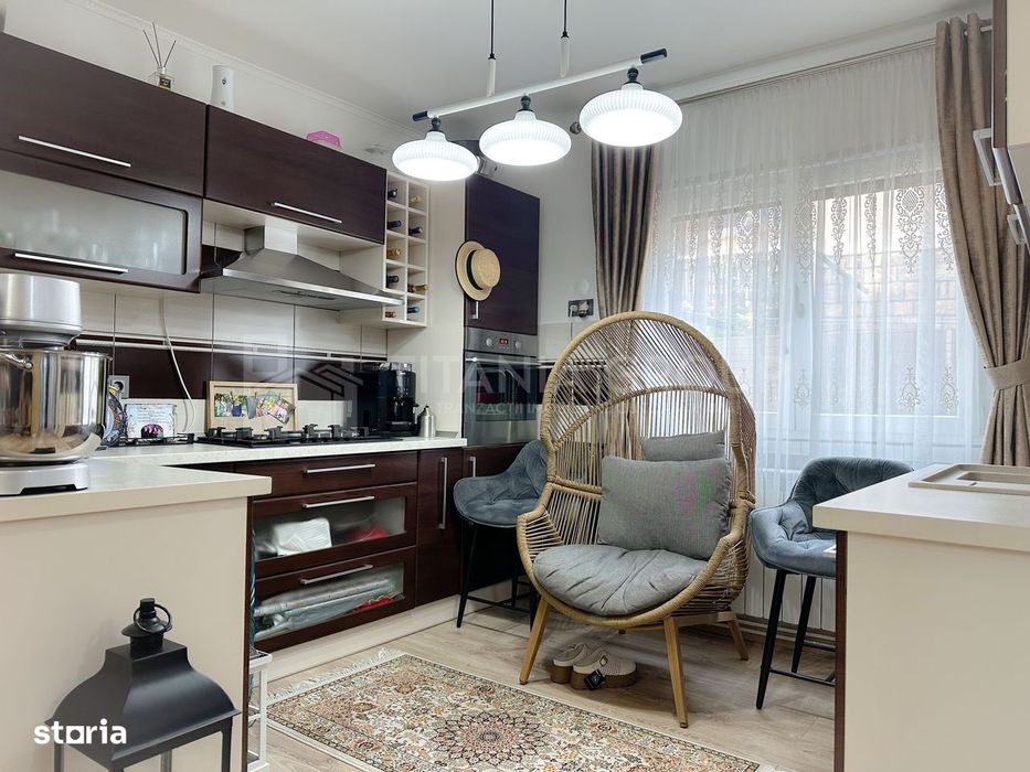Vilă în Sinaia pe Calea Prahovei, pretabil APARTHOTEL / PENSIUNE