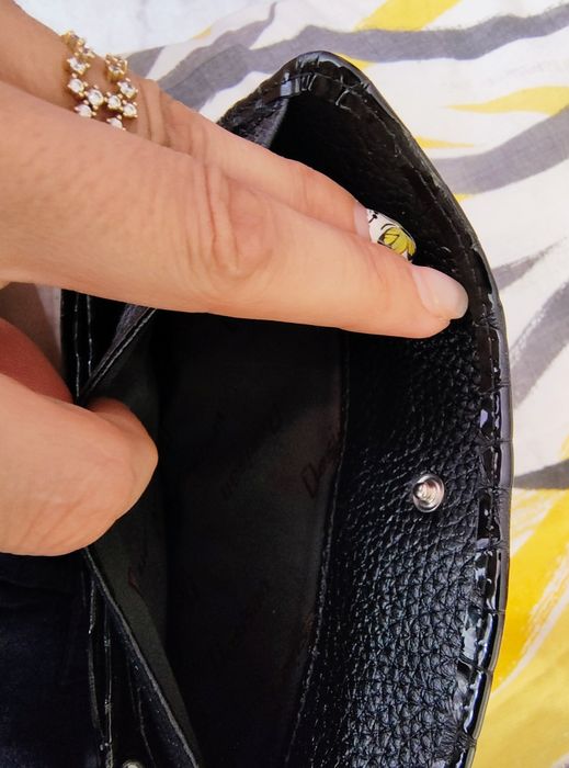 Портфейли естествен лак