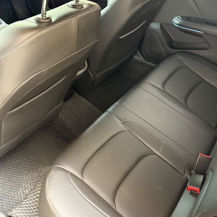 Yashi uzim xaydaganman salondan olib