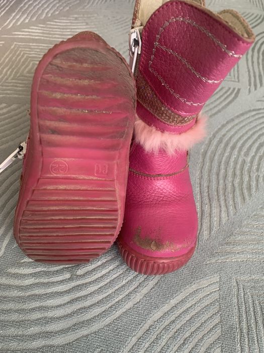 Продам детскую обувь